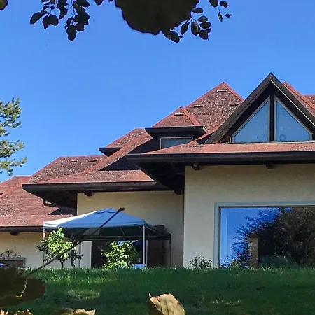 Casa de Férias Stunning In With 4 Bedrooms And Wifi