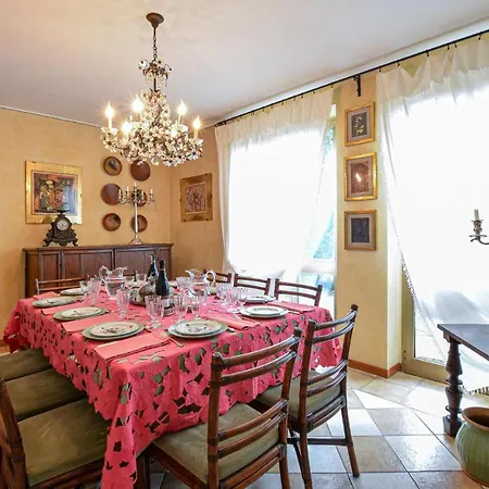 Stunning In With 4 Bedrooms And Wifi Lessona