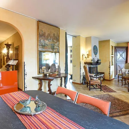 Casa de Férias Stunning In With 4 Bedrooms And Wifi Lessona