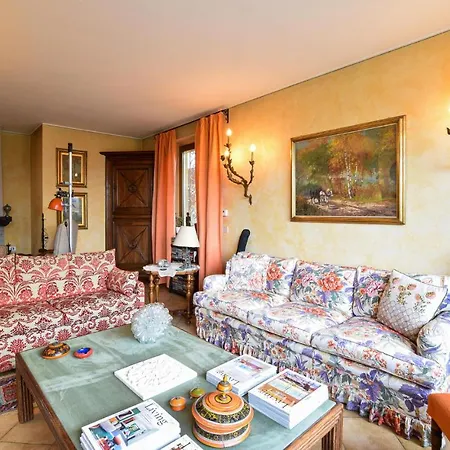 Stunning In With 4 Bedrooms And Wifi