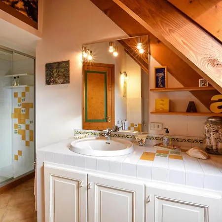 Stunning In With 4 Bedrooms And Wifi Casa de Férias Lessona