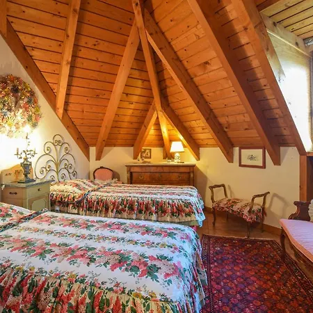 Casa de Férias Stunning In With 4 Bedrooms And Wifi Lessona