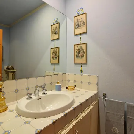 Stunning In With 4 Bedrooms And Wifi Casa de Férias *